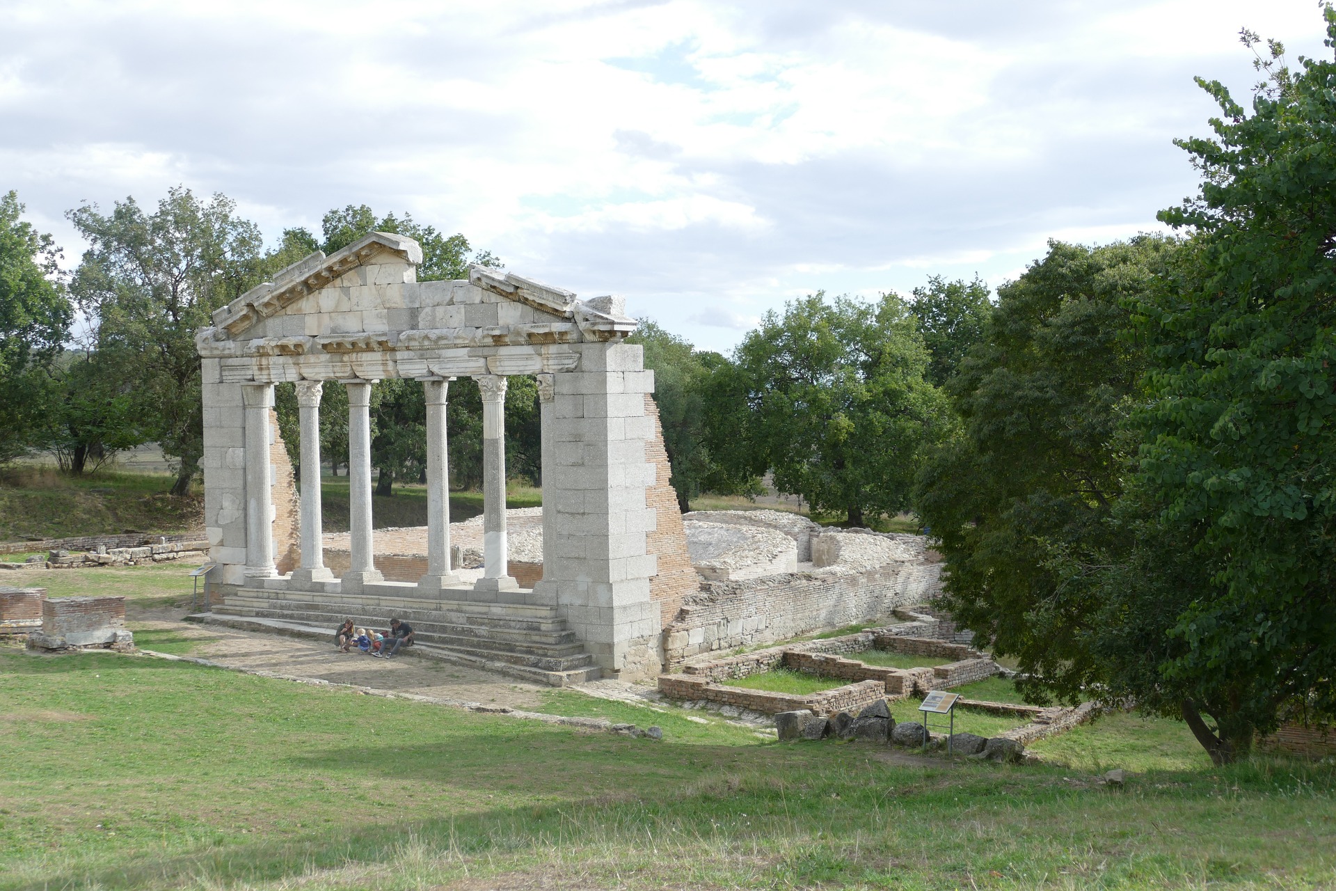 30 ans de vols : le fléau des pilleurs de sites archéologiques en Albanie